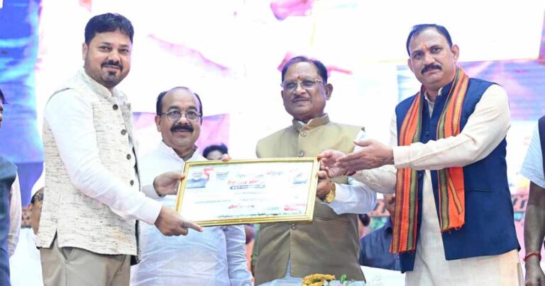 रायपुर : आयुर्वेद भारत की प्राचीन धरोहर, आधुनिक स्वास्थ्य सेवाओं के साथ बढ़ावा दे रहे भारतीय चिकित्सा पद्धतियों को – मुख्यमंत्री साय