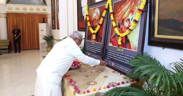 राज्यपाल श्री पटेल ने राजा शंकरशाह- कुंवर रघुनाथशाह का किया पुण्य स्मरण