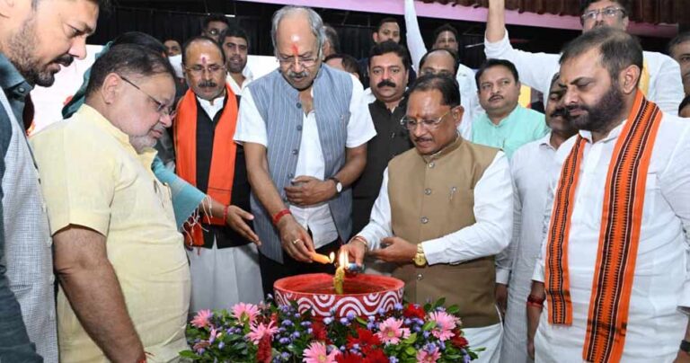 रायपुर : प्रधानमंत्री श्री नरेंद्र मोदी के जनसेवा के 25 वर्ष देश के विकास और परिवर्तन की प्रेरक यात्रा : मुख्यमंत्री श्री विष्णुदेव साय